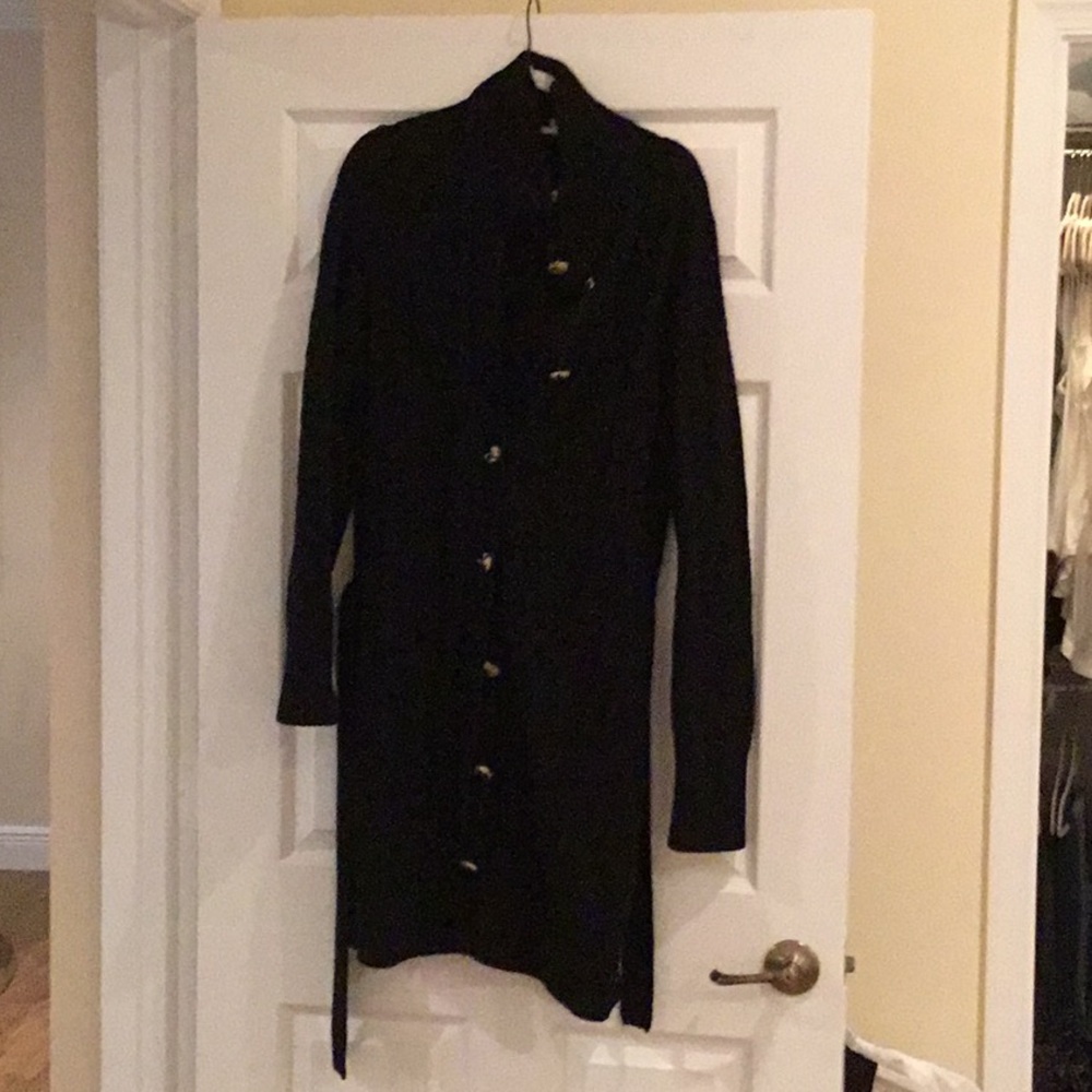 Long black cableknit sweater w belt